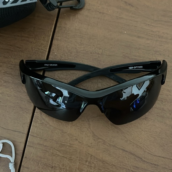 Obaolay Sunglasses - Picture 3 of 3